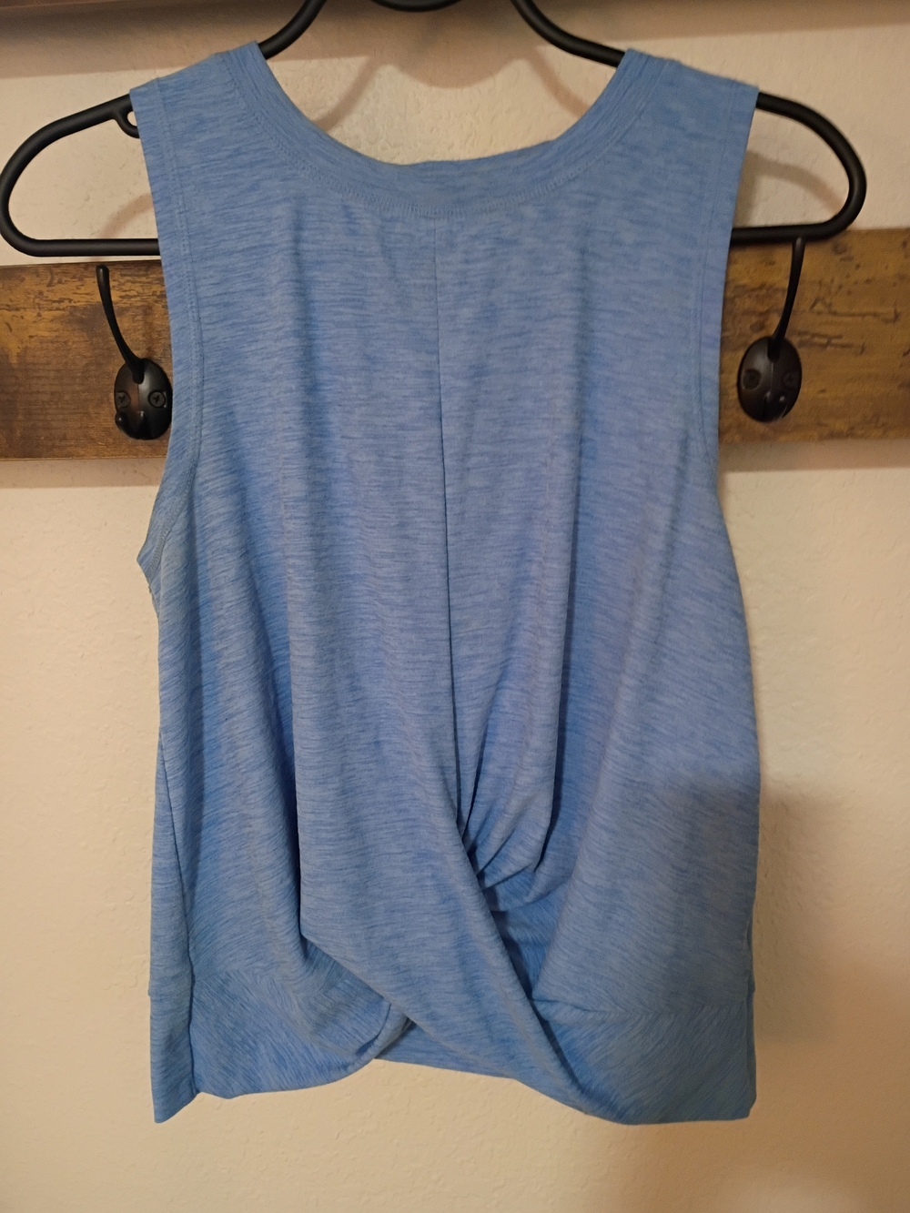 Old Navy Active Breathe On Light Blue Twist-Front Muscle Tee Size S